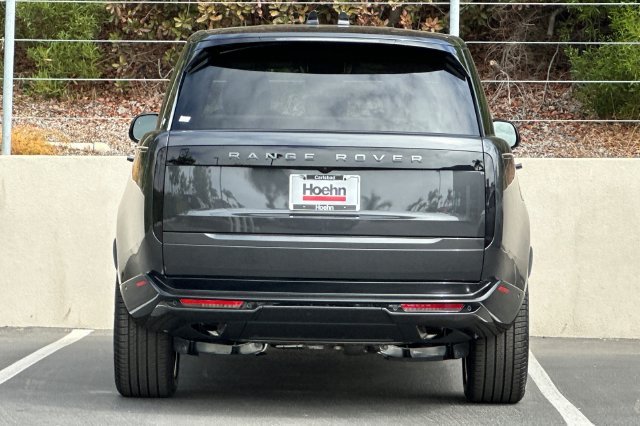 New 2027 Carpathian Grey Land Rover SE image 4