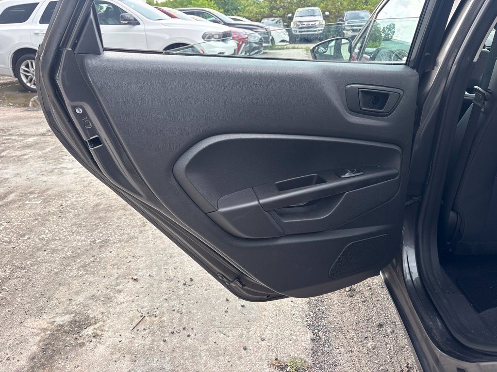 Used 2017 Gray Ford SE image 13
