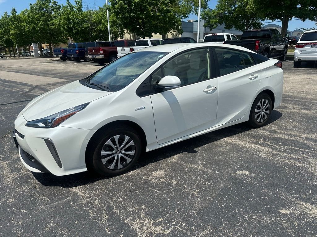 2019 Toyota Prius XLE AWD-e's photo