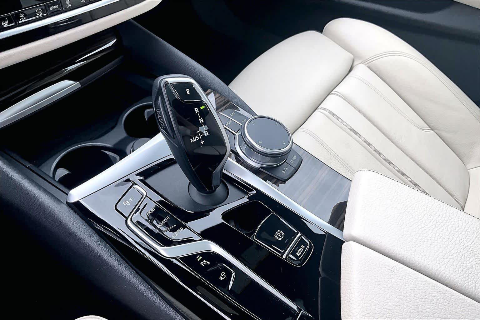 Used 2021 Mineral White Metallic BMW 540i image 15