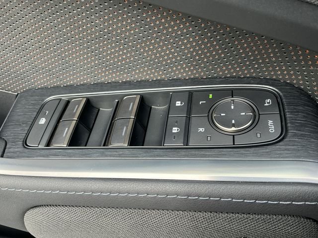 2024 Lexus GX Luxury - Photo 32