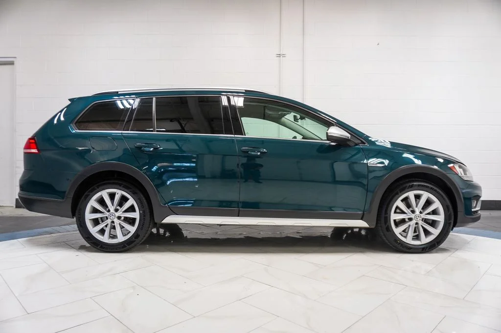 Used 2019  Volkswagen TSI S image 40