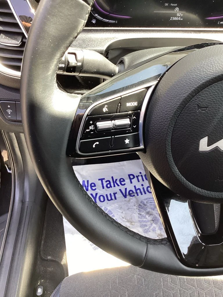 Used 2025 Black Kia S image 28