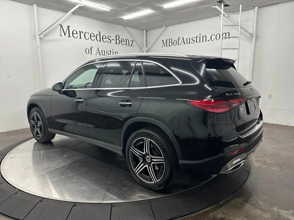New 2027 Black Mercedes-Benz GLC 300 image 5