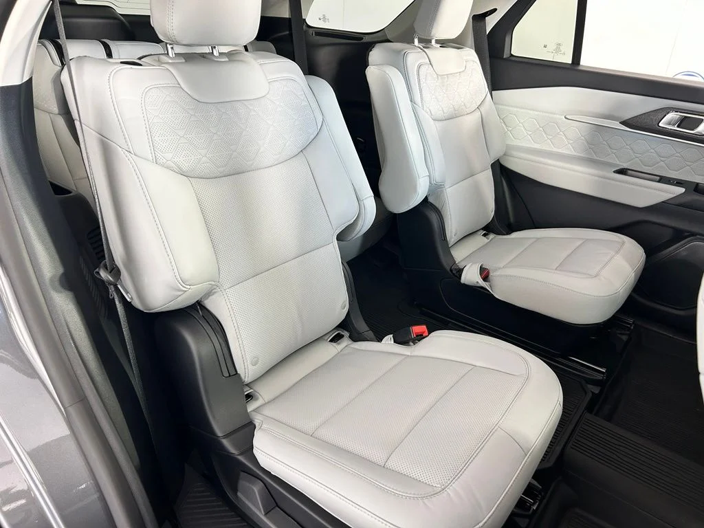 New 2026 Carbonized Gray Metallic Ford Platinum™ image 32