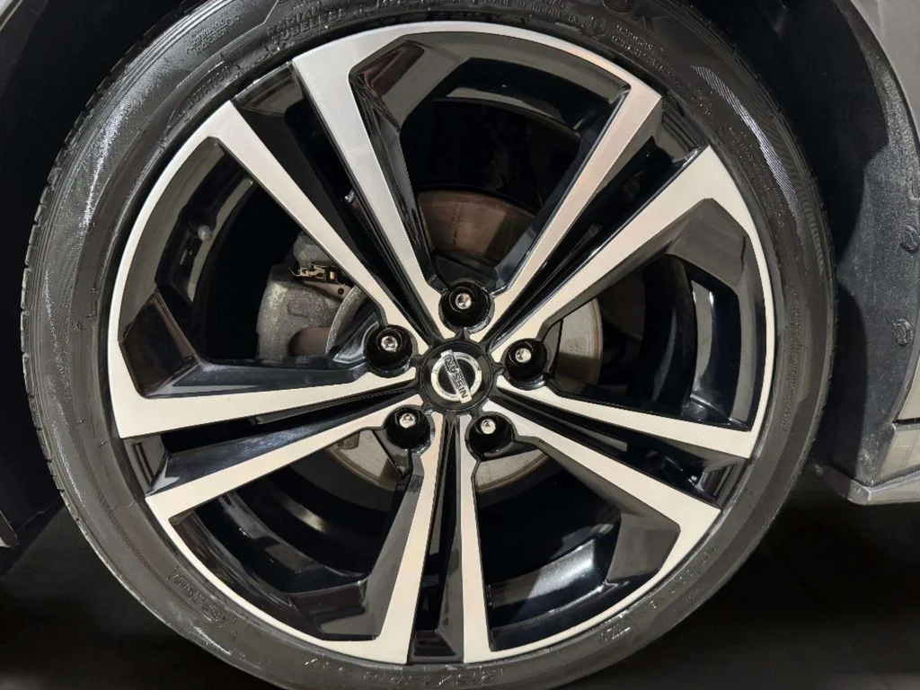 Certified Used 2023 Gun Metallic Nissan SR image 31