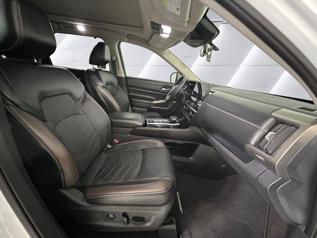 2023 Nissan Pathfinder Platinum - Photo 13