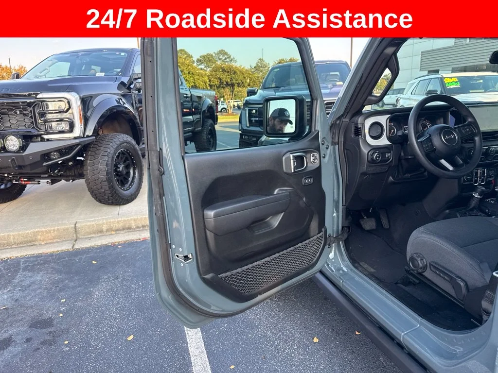 Used 2025 Gray Jeep Nighthawk image 5