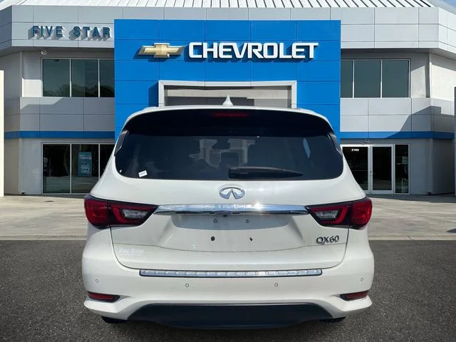 Used 2019 White INFINITI LUXE image 5