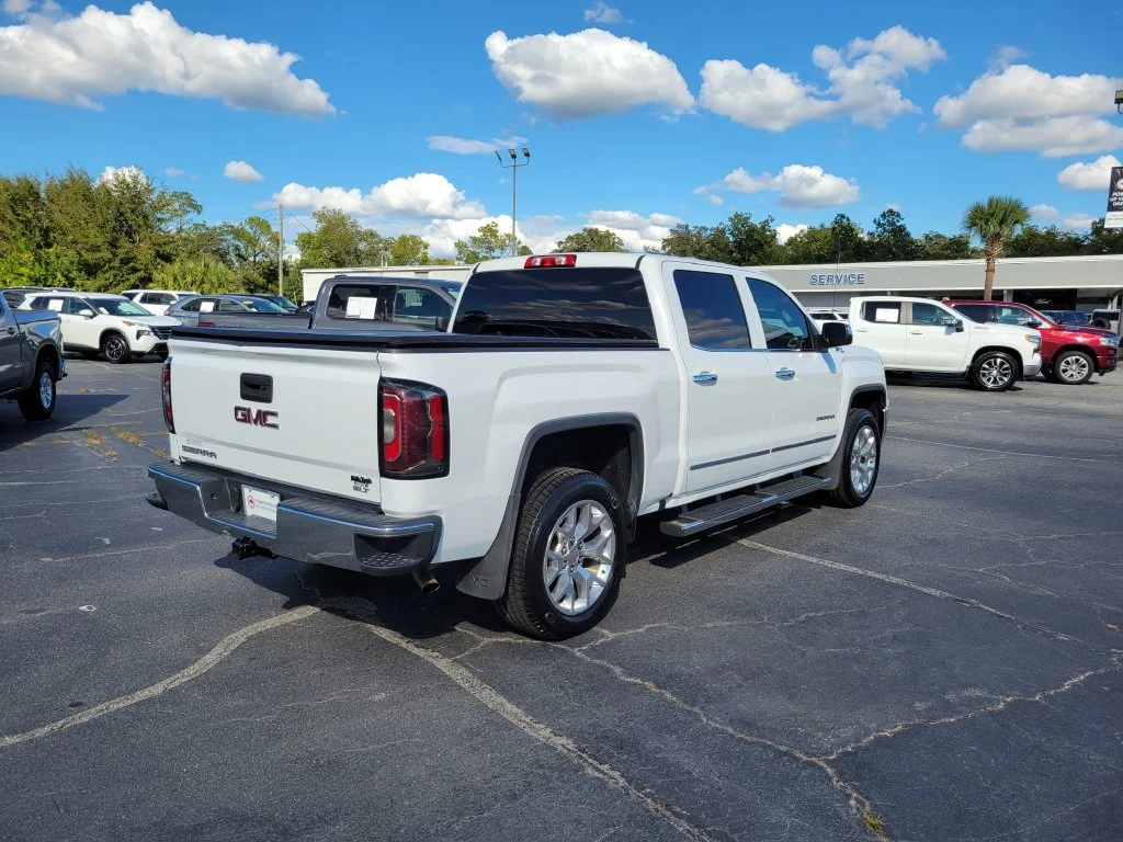 Used 2018 SUMMIT WHITE GMC SLT image 6