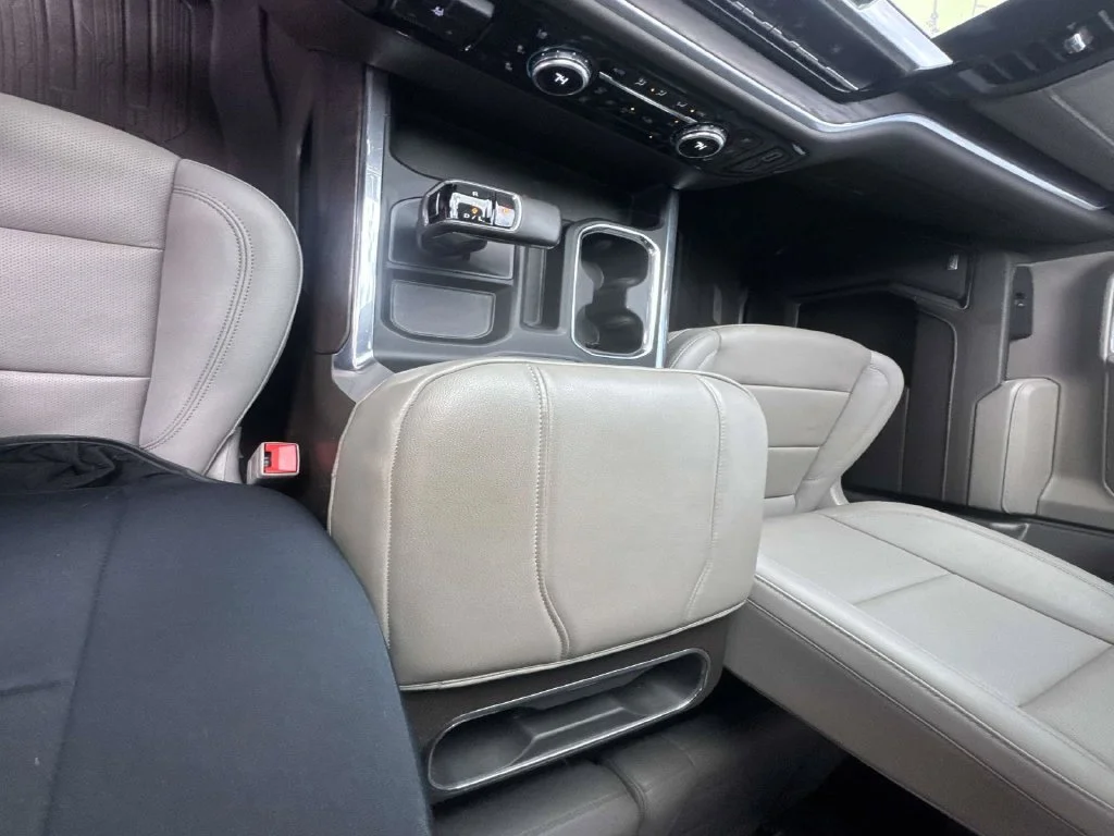 Used 2025 White GMC SLT image 44