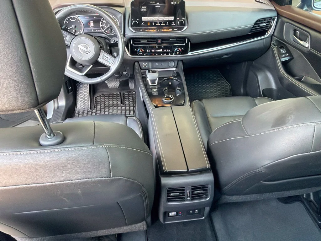 Used 2023 Boulder Gray Pearl Nissan SL image 16