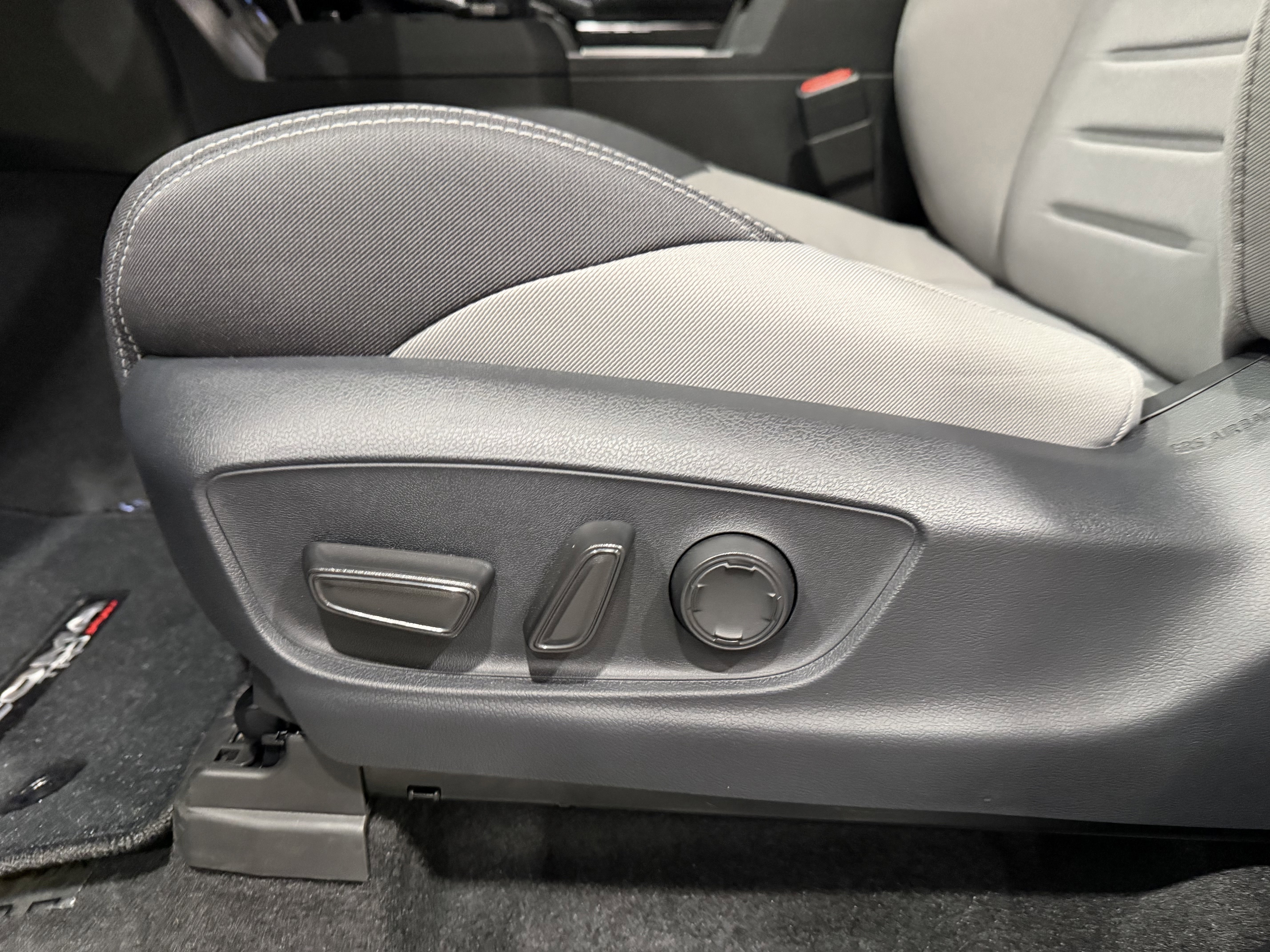 2025 Toyota Tacoma TRD Sport - Photo 27