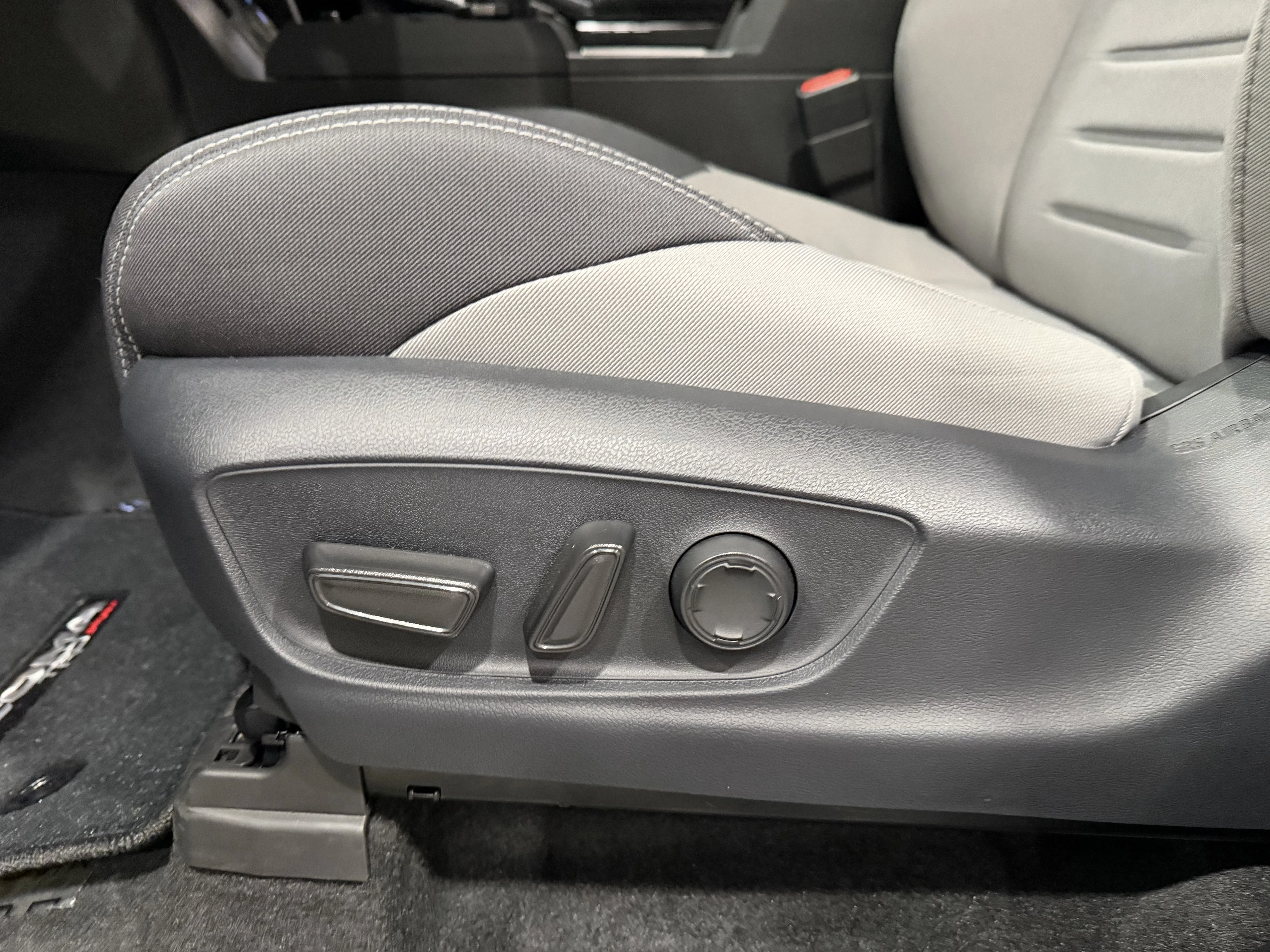 2025 Toyota Tacoma TRD Sport - Photo 27
