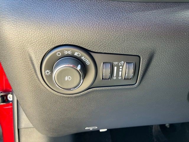 New 2026 Red Hot Pearlcoat Jeep Latitude Altitude image 13