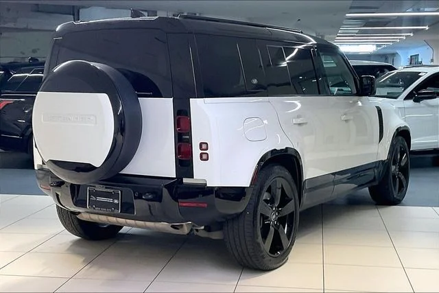 Certified Used 2024 White Land Rover X-Dynamic SE image 10