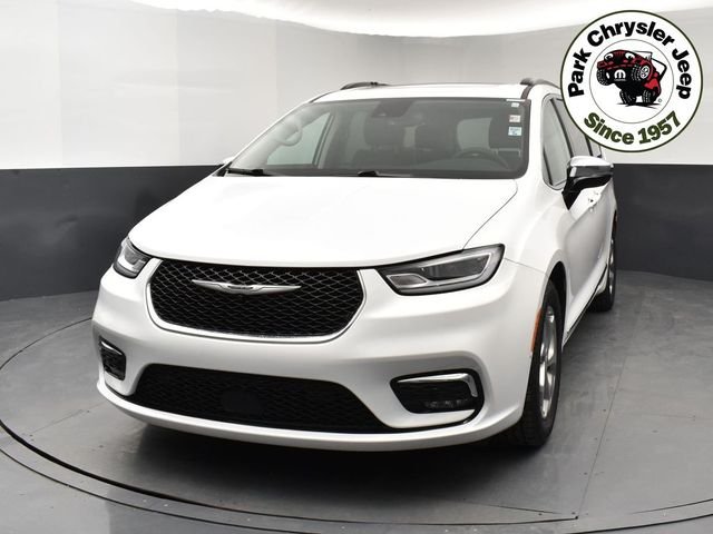 Used 2023 Chrysler Pacifica Limited with VIN 2C4RC1GG3PR509300 for sale in Burnsville, Minnesota