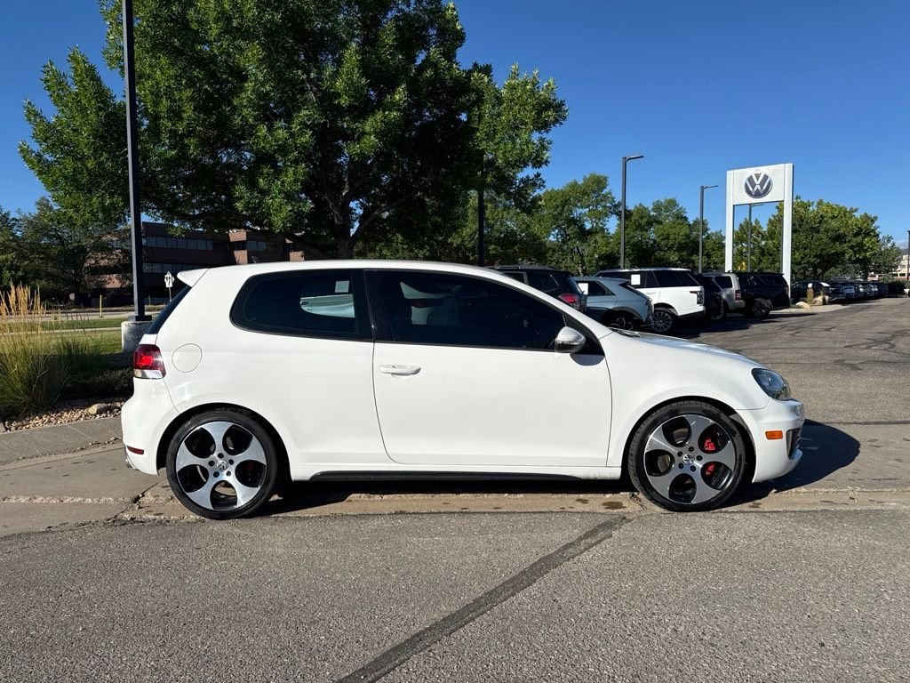 Used 2011 White Volkswagen Base image 6