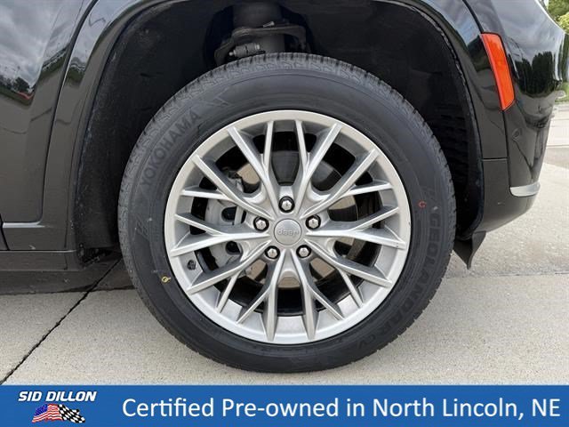 Used 2023 Diamond Black Crystal Pearlcoat Jeep Summit image 9