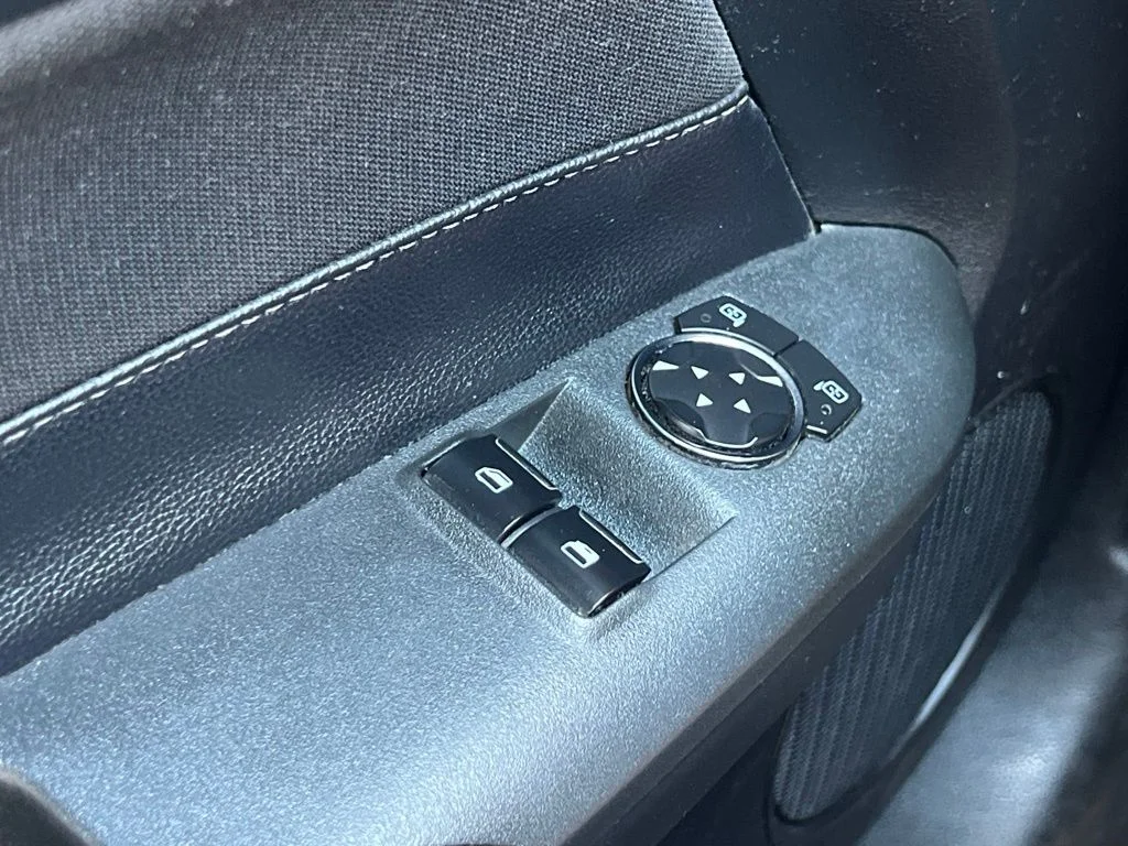 Used 2016 Black Ford V6 image 19