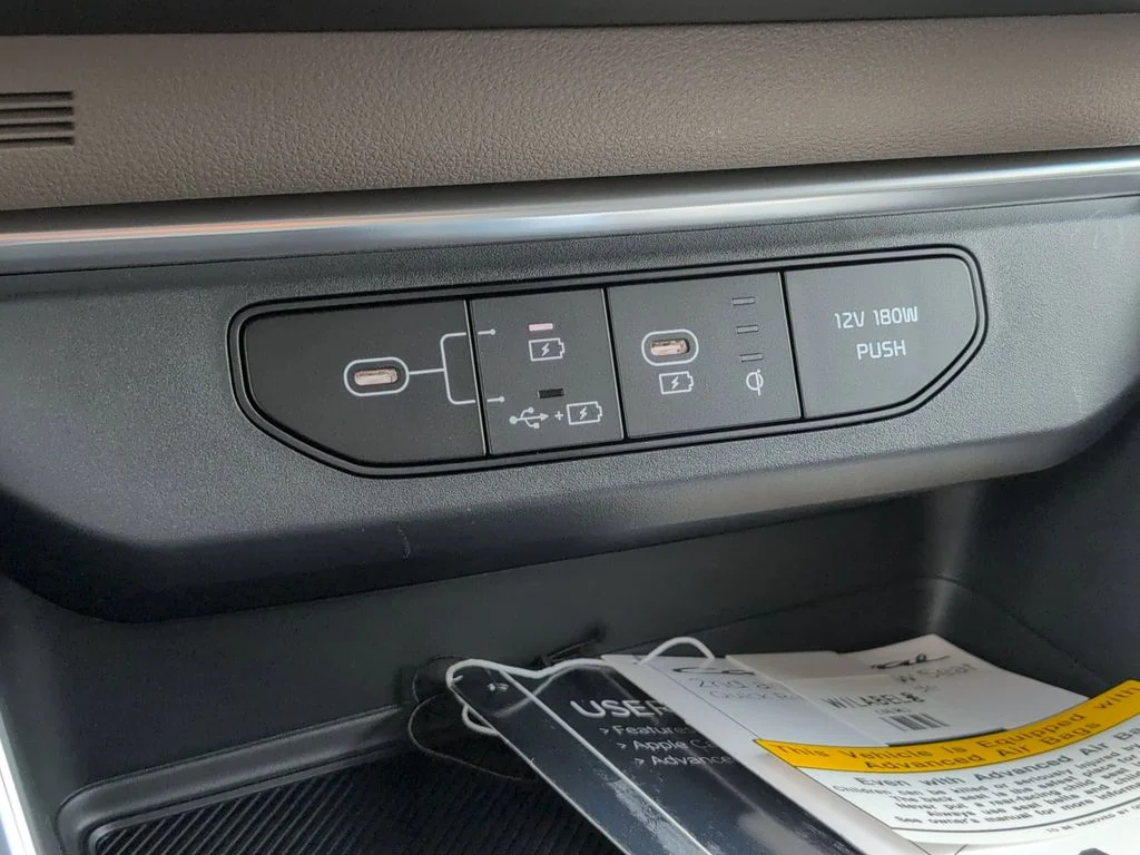 2025 Kia Carnival EX - Photo 19