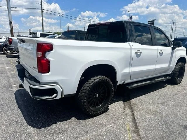 Used 2024 Summit White Chevrolet RST image 22