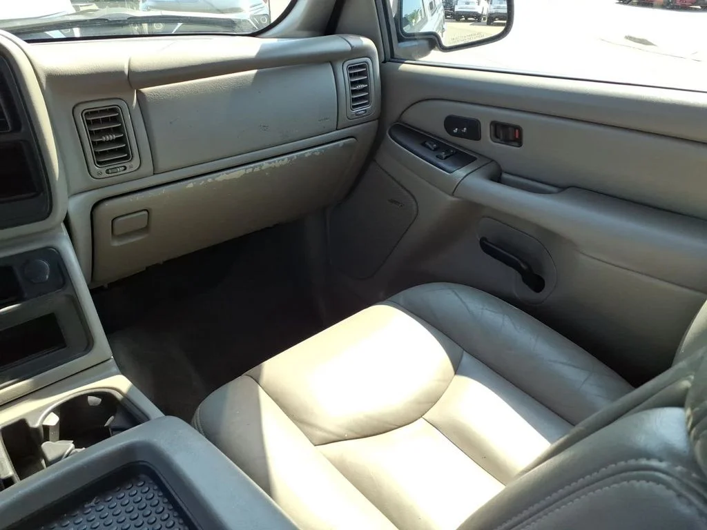 Used 2005 Silver GMC SLT image 27