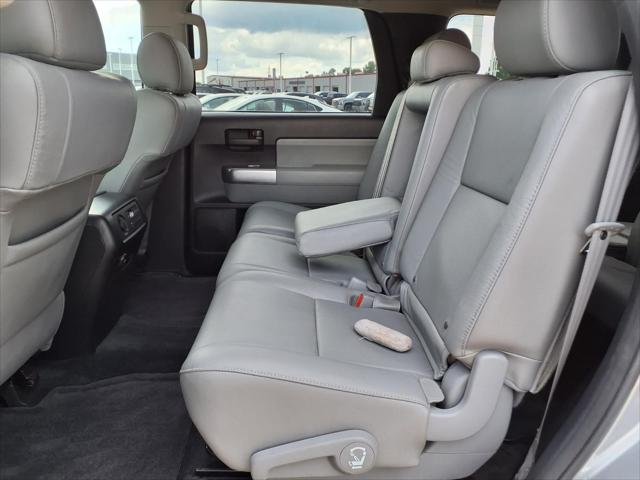 Certified Used 2018 SILVER ME Toyota  image 17