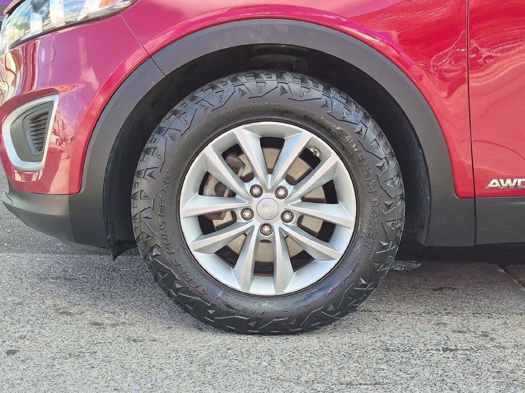Used 2017 Red Kia LX image 24