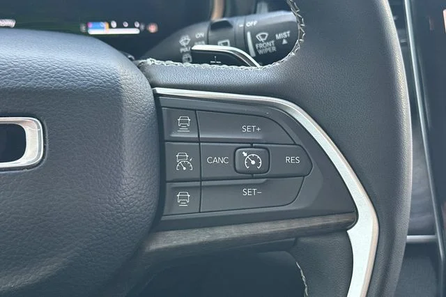 Used 2024 White Jeep 4xe image 30