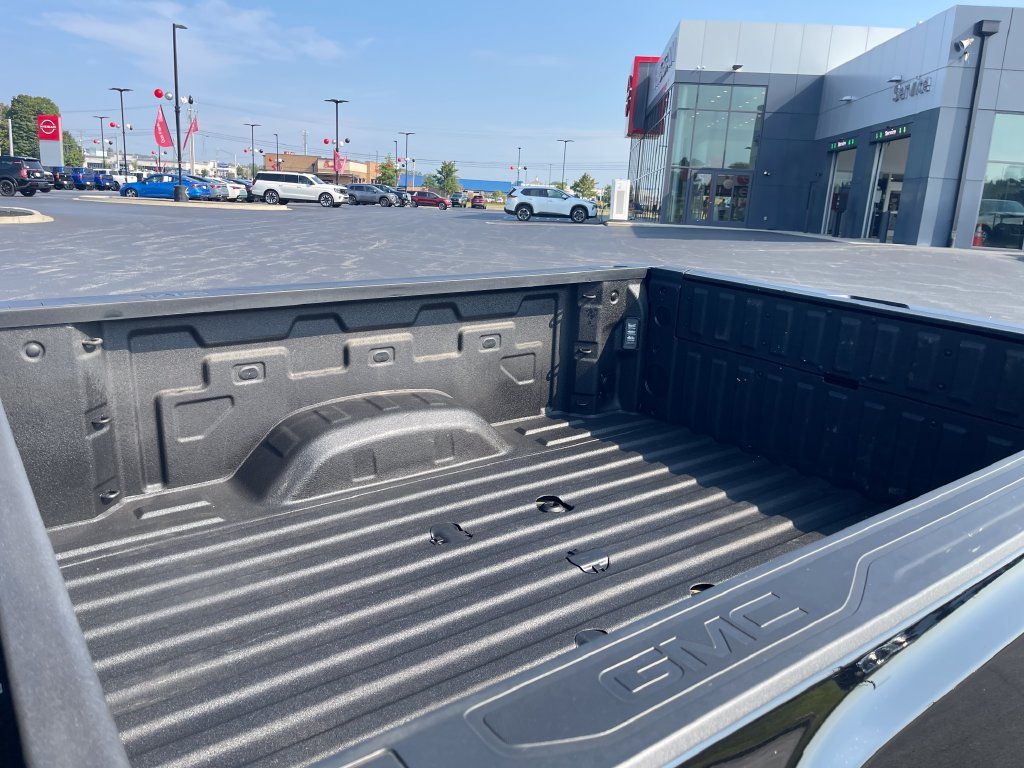 Used 2025 Black GMC Denali image 9