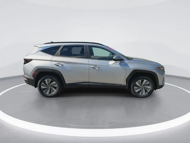 Used 2022 Silver Hyundai Blue image 9