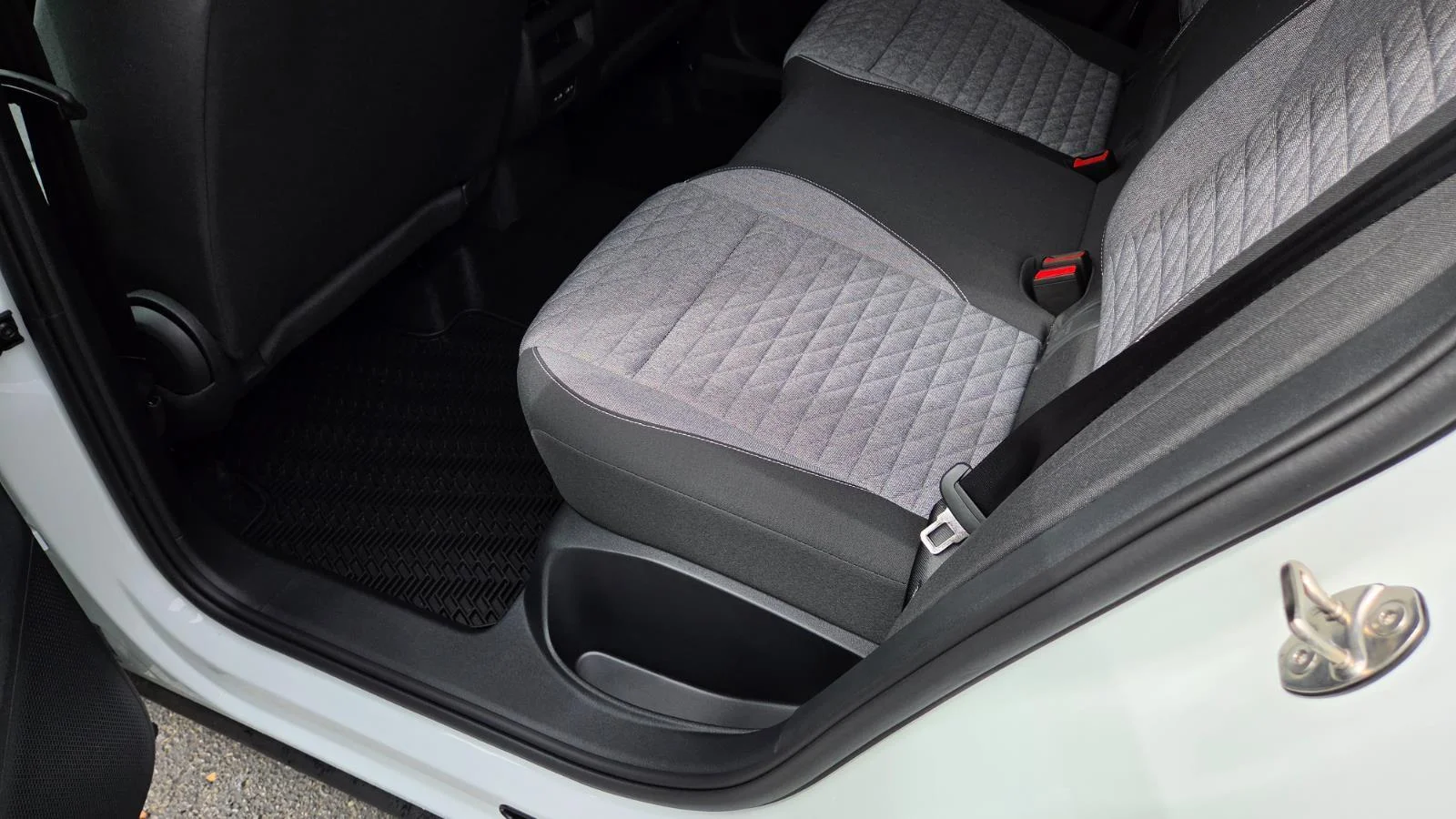 New 2026 pure white Volkswagen S image 37
