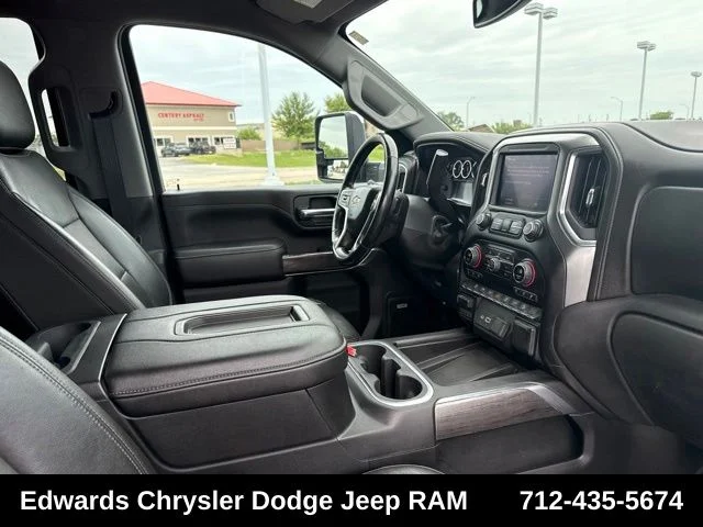 Used 2020 Silver Chevrolet LTZ image 33