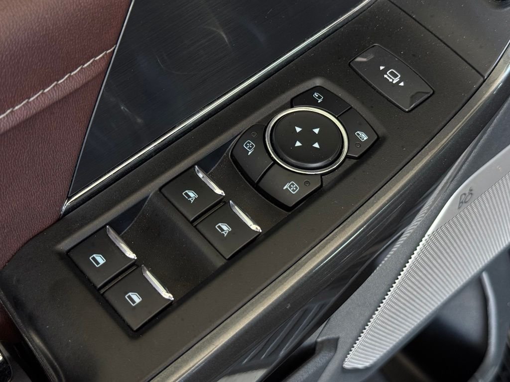 Used 2023 Black Ford Lariat image 28