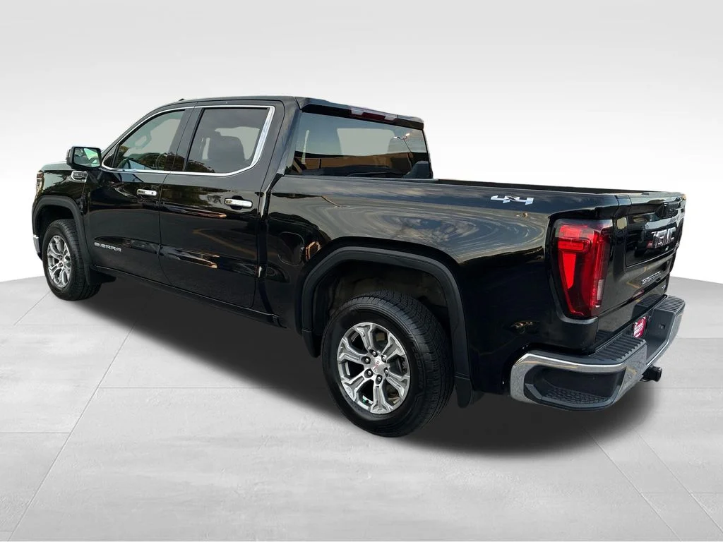 Used 2025 Black GMC SLT image 3