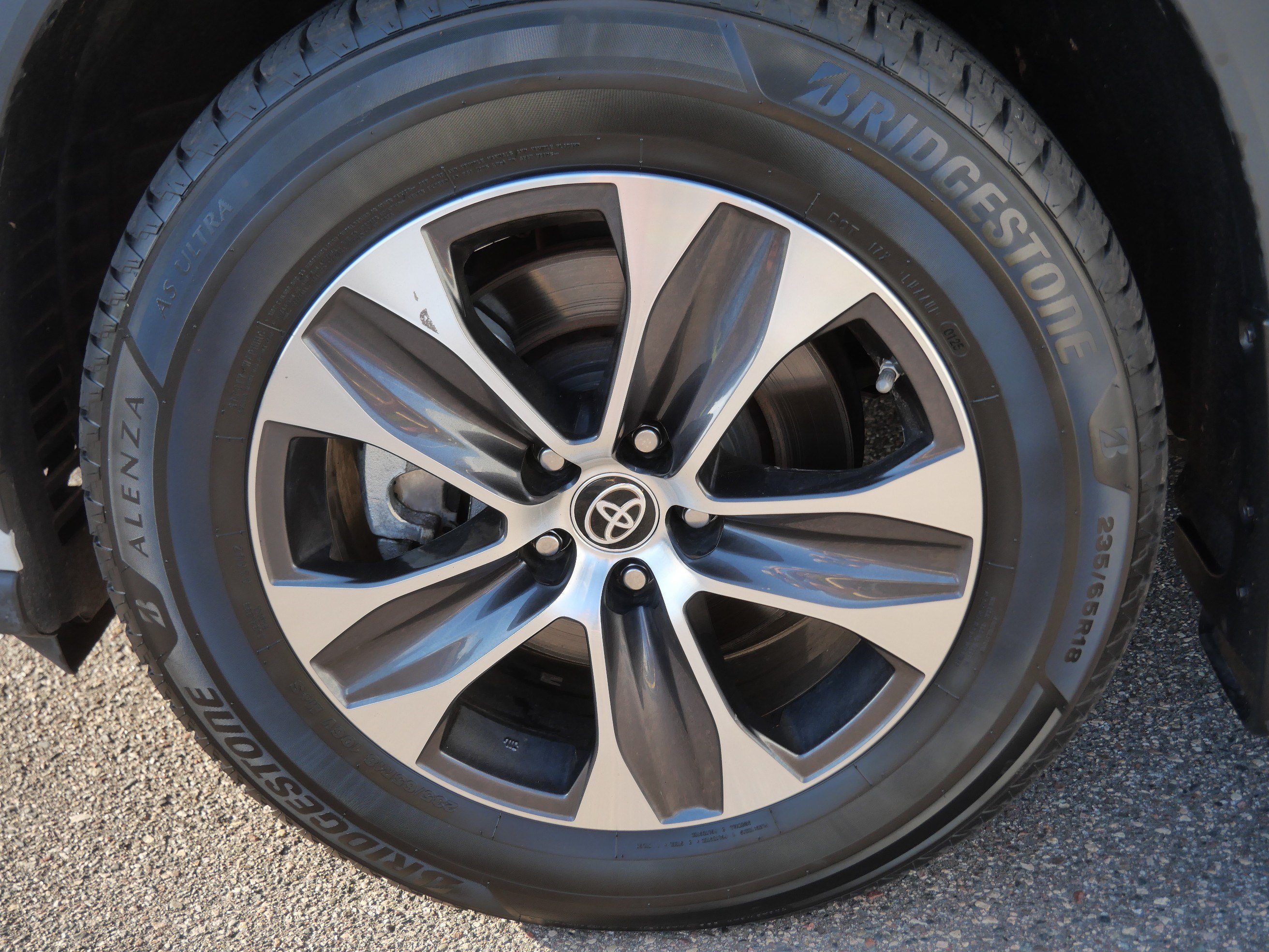 Certified Used 2020 Blizzard Pearl Toyota Limited image 15