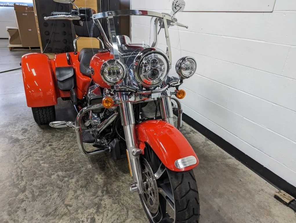 Used 2020 PERFORMANCE ORANGE Harley-Davidson® FLRT - Freewheeler image 3