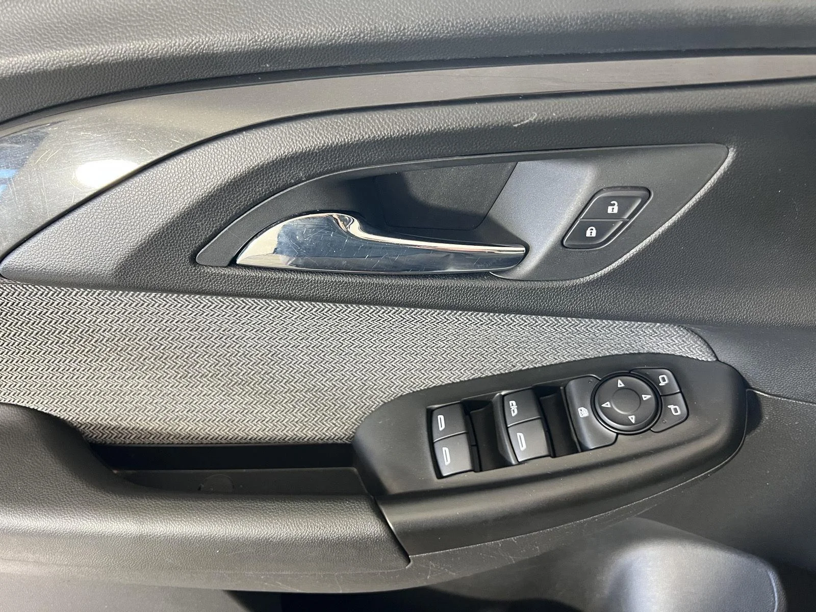 Used 2021 SUMMIT WHITE Chevrolet LS image 7