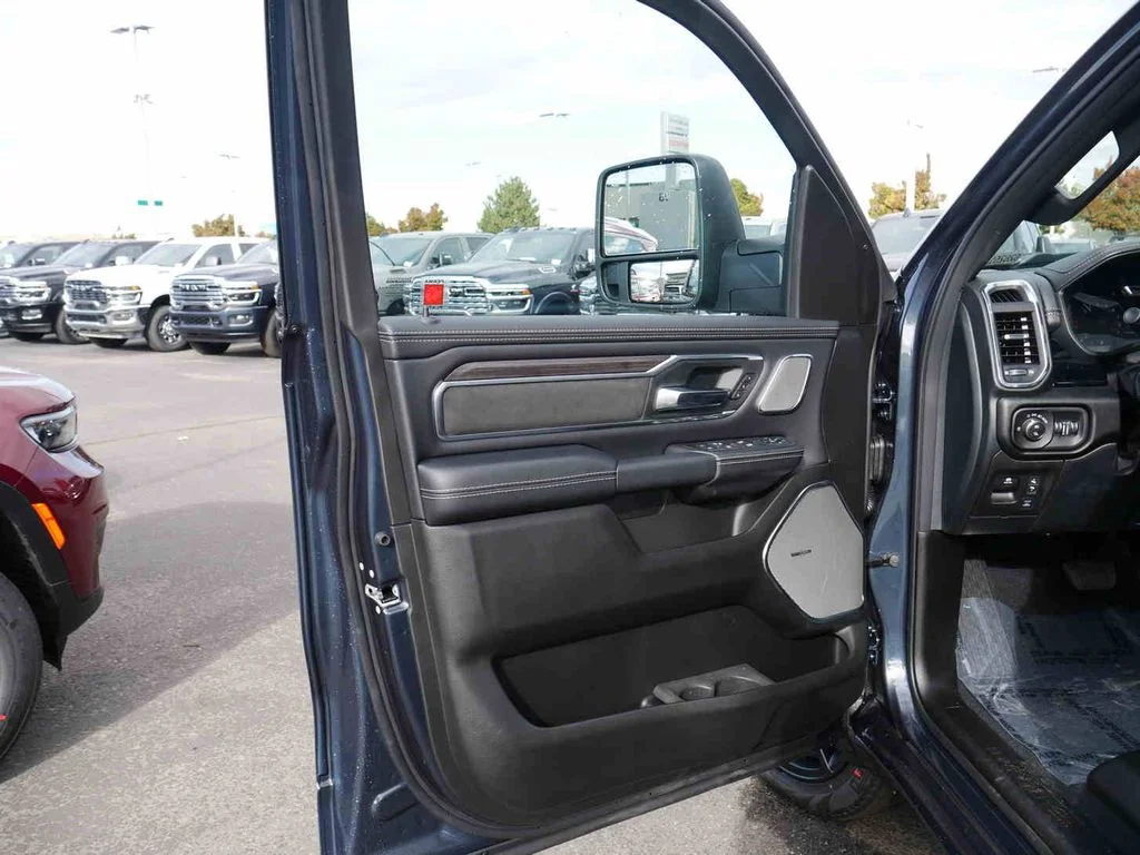 New 2026 Blue Ram Laramie image 32