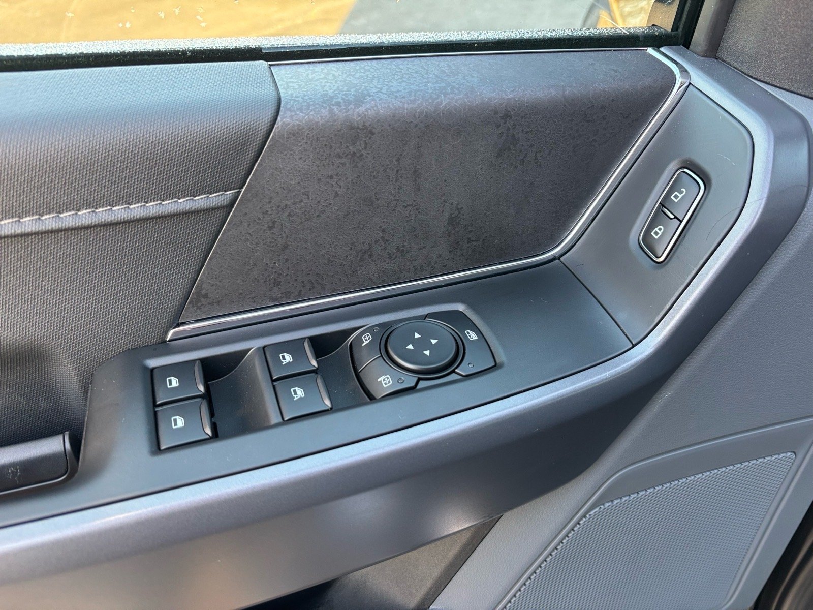 New 2026 Agate Black Metallic Ford XLT image 8
