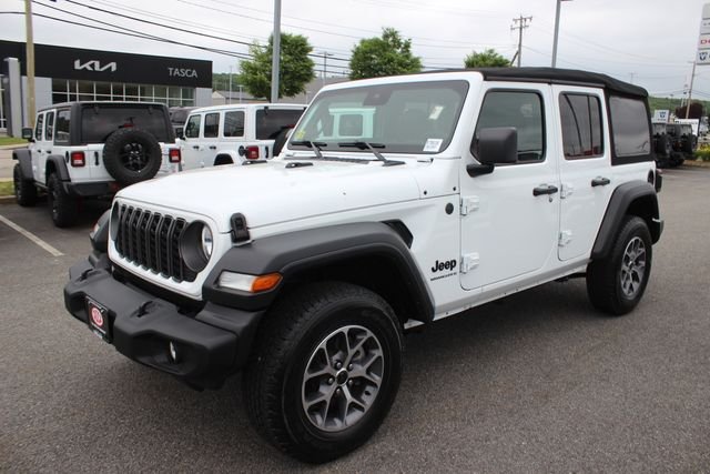 Used 2024 White Jeep Sport S image 2