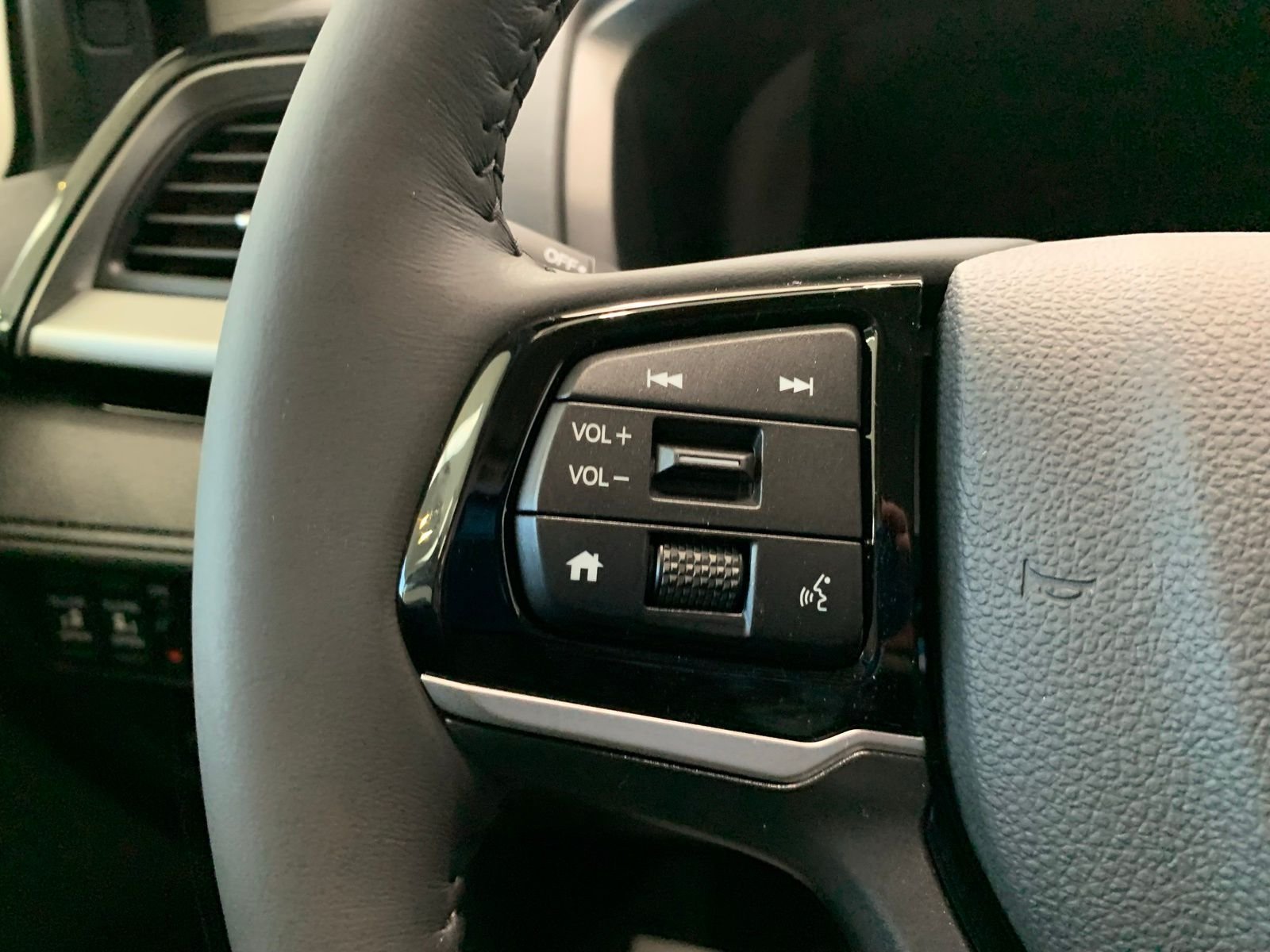 2026 Honda Odyssey Touring - Photo 14