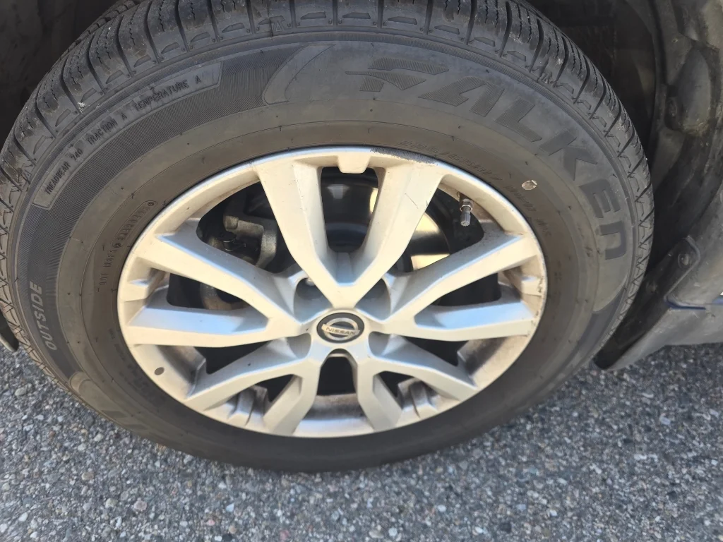 Used 2017 Pearl White Nissan SV image 9
