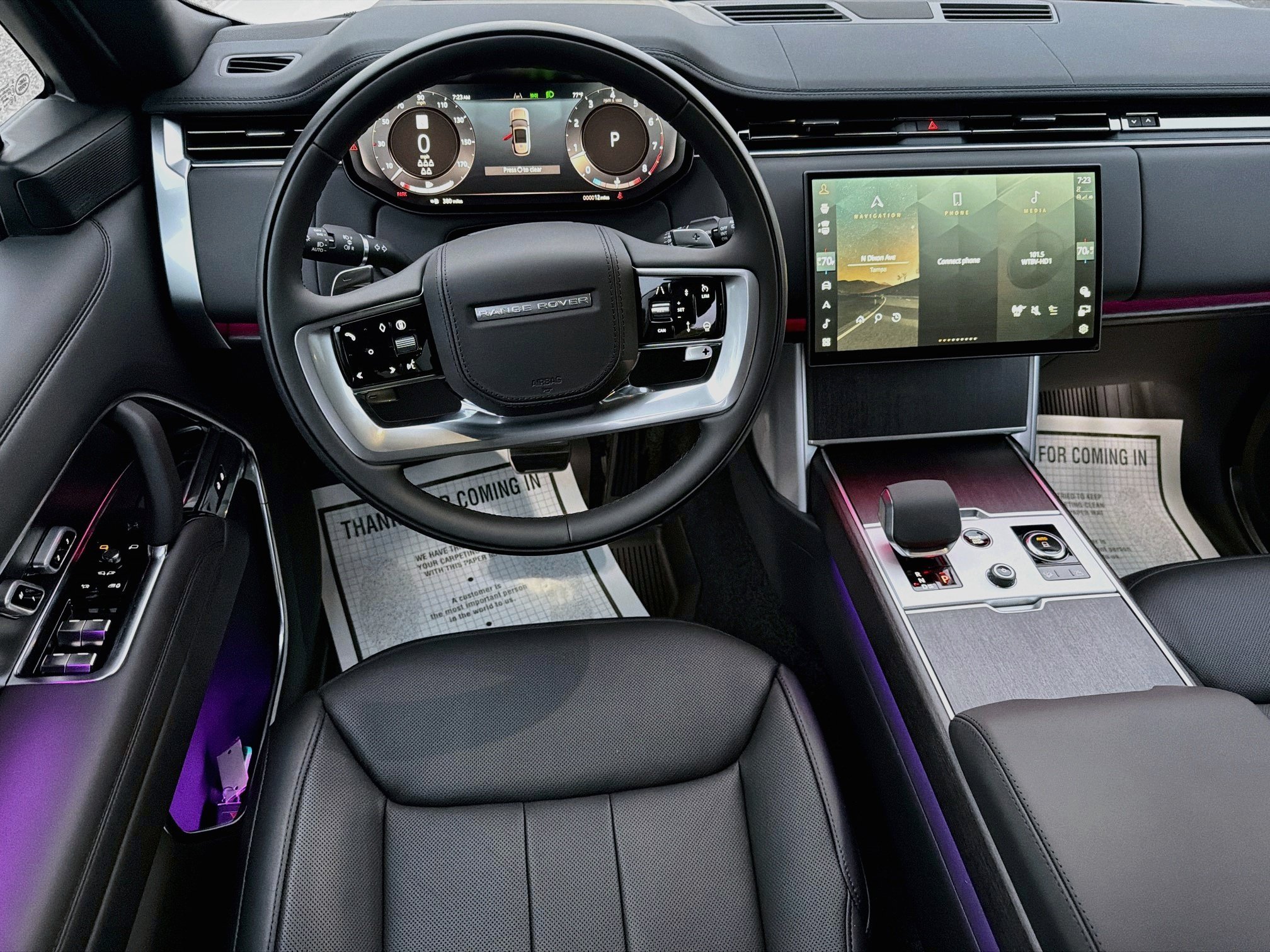 New 2027 Fuji White LAND ROVER  image 17