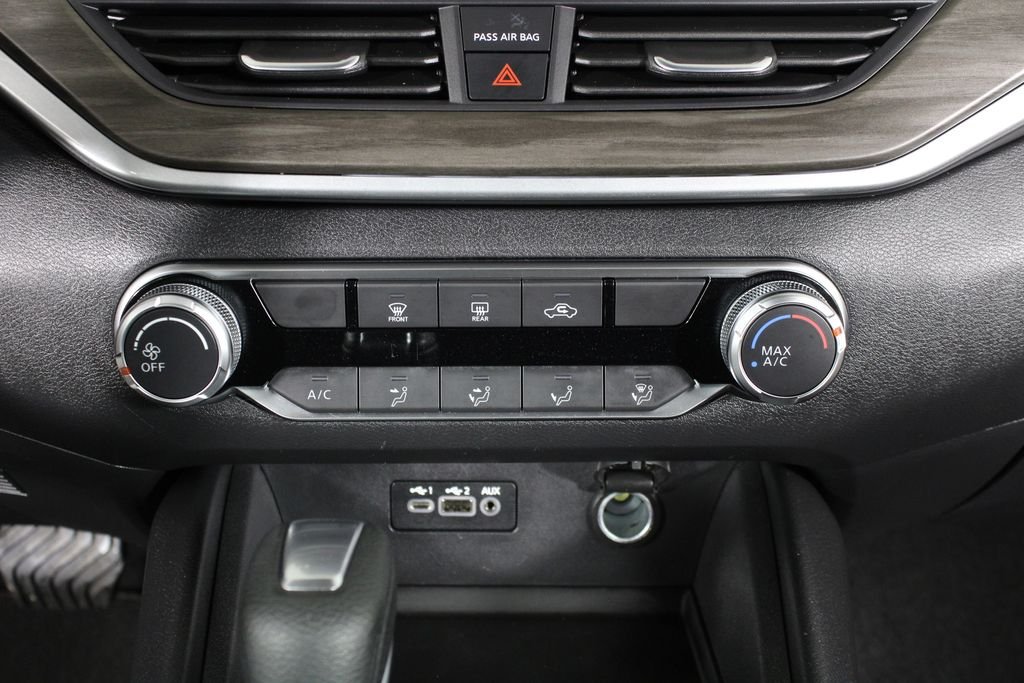 Used 2025 Black Nissan 2.5 SV image 25