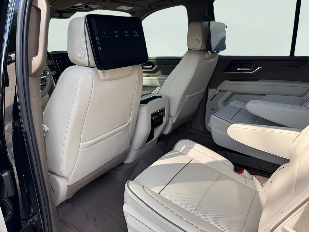 2026 GMC Yukon Denali - Photo 17