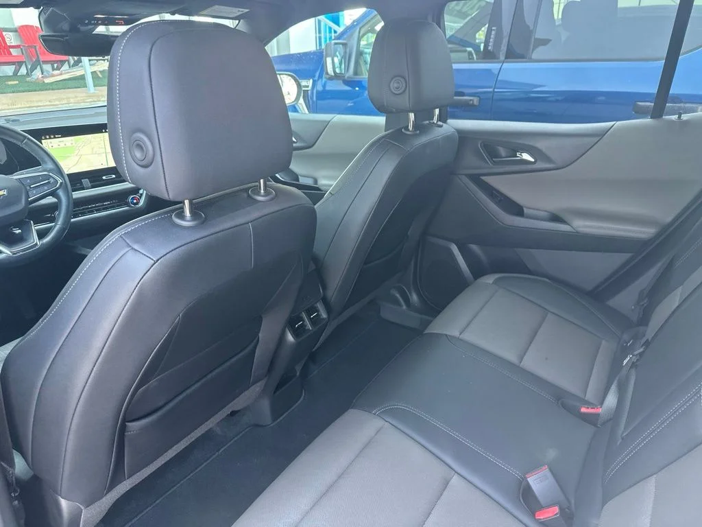 Used 2025 Green Chevrolet LT image 23
