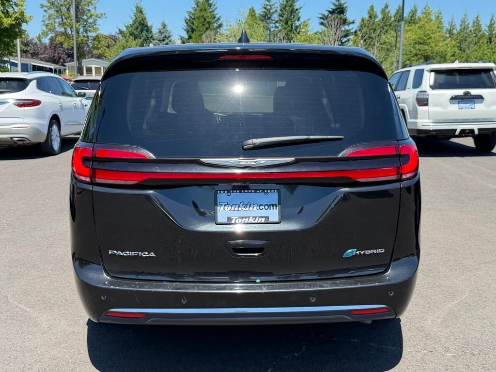 Used 2023 Brilliant Black Crystal Pearlcoat Chrysler Touring L image 7