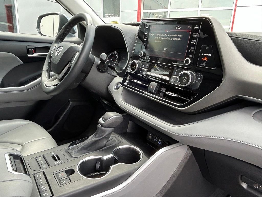Used 2022 Moon Dust Toyota XLE image 42